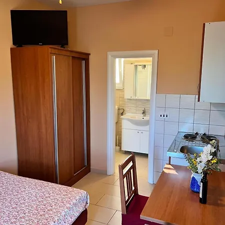 Apartment By The Sea Veli Rat, Dugi Otok - 436 *